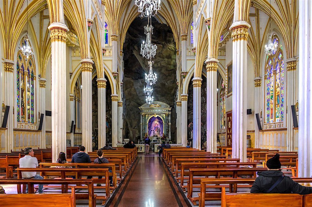 Ołtarz w Sanktuarium w Las Lajas w Kolumbii